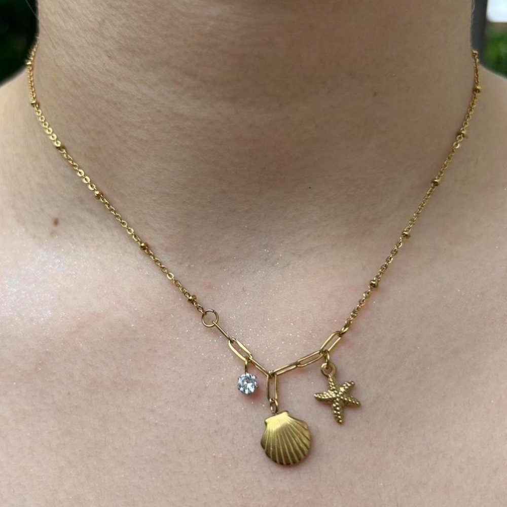 Gold Chain Necklace with Shell, Starfish Cubic Zirconia Pendant 
*Adjustable*